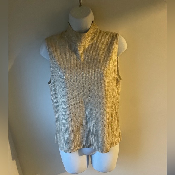 St JOHN Gold Shimmer Mock Neck Sleeveless Knit Top size Medium Dog Show (J) - Picture 1 of 9